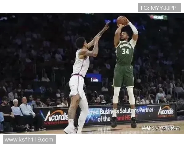 热火与雄鹿首场对决精彩回顾全场解说分析与精彩瞬间分享